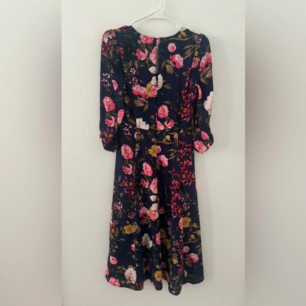Eliza J Navy Floral Midi Dress 3/4 Ruched Sleeves V Neck Split Front Size 2 - Picture 2 of 12